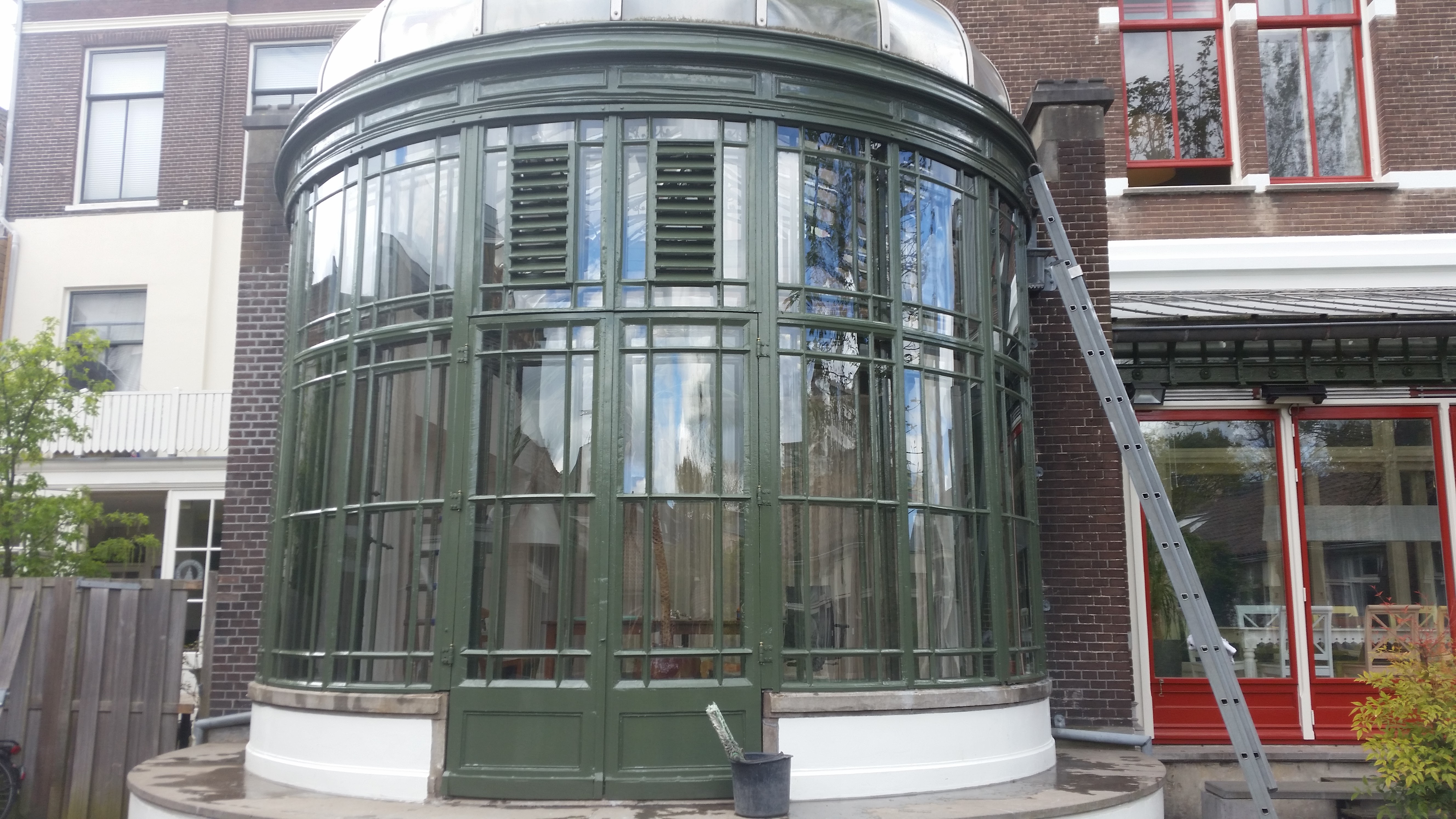 Handmatige glasbewassing bij JL Glazenwasserij